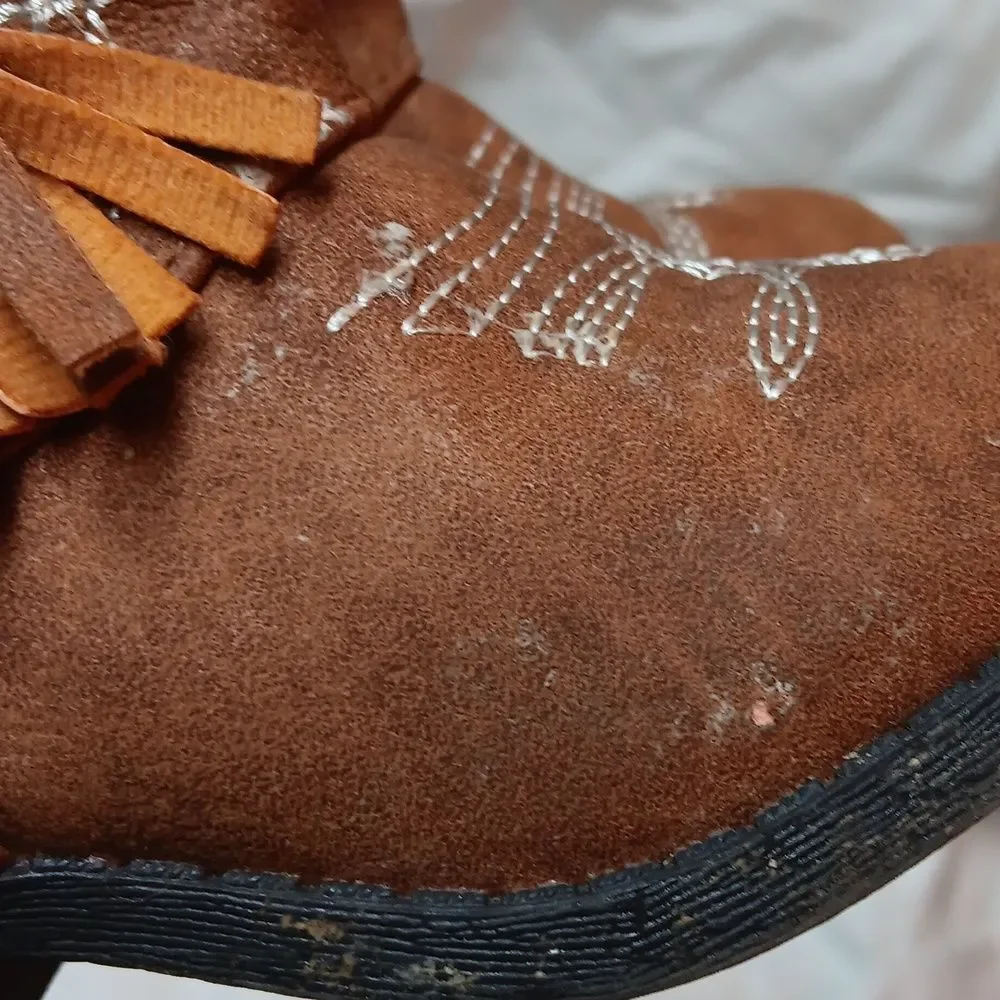 Madden Girl Mini Cowgirl Tan Suede Ankle Boots with Embroidery Size 6